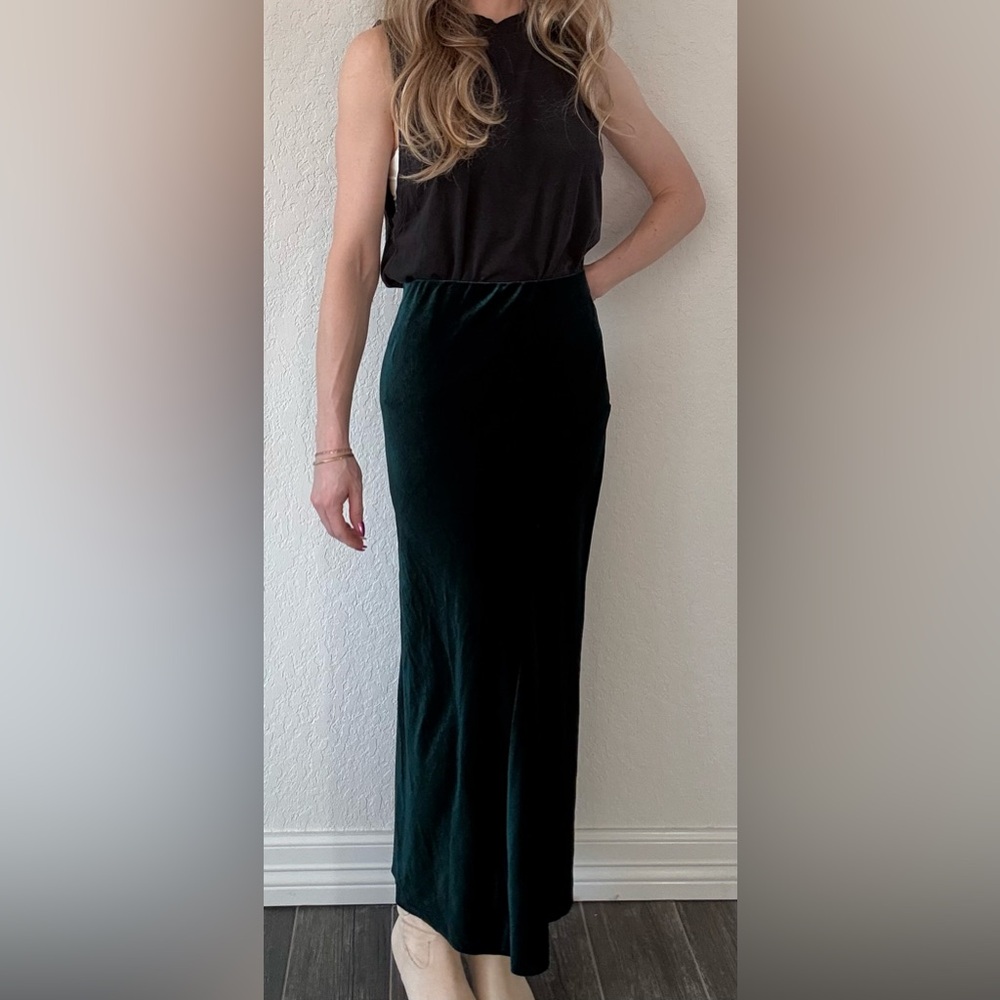 Zara Green Velvet Maxi Skirt | Elegant Holiday Eveningwear | Size XS - Picture 1 of 5